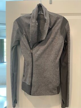 Lululemon Grey Women's Asymmetrical Full Zip Jacket Size Medium